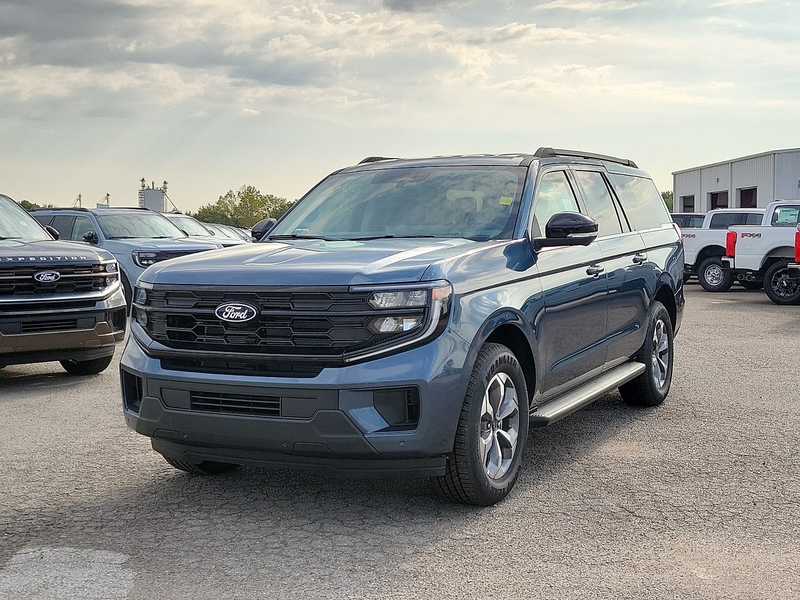 2027 Ford Expedition MAX Active