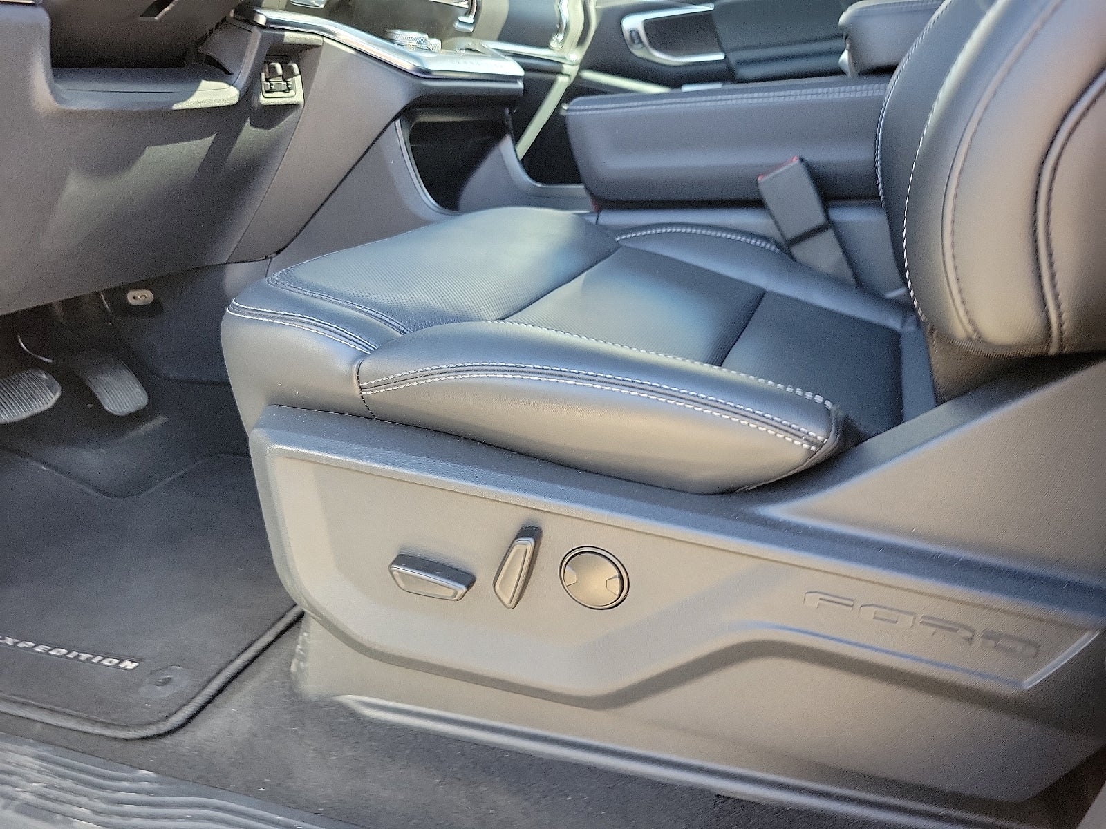 2025 Ford Expedition Platinum®