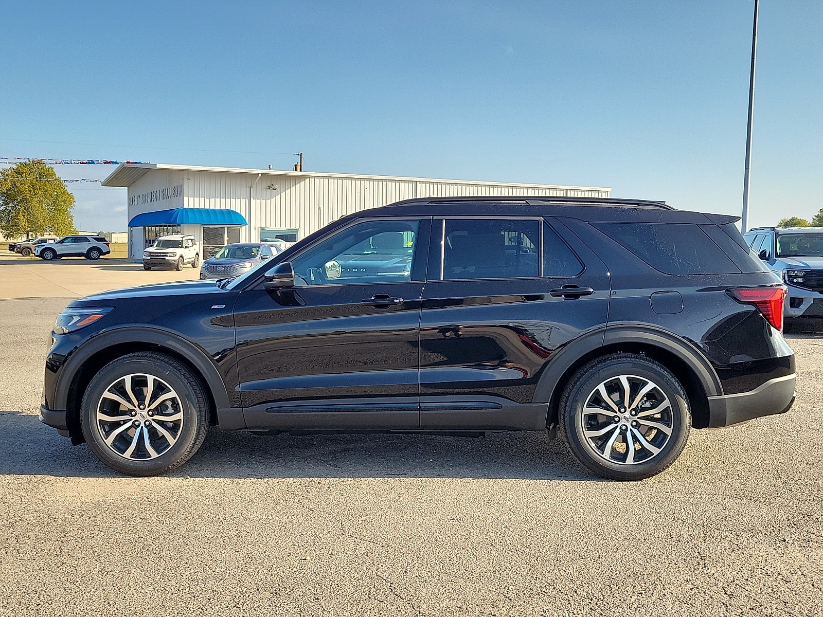 2027 Ford Explorer ST-Line