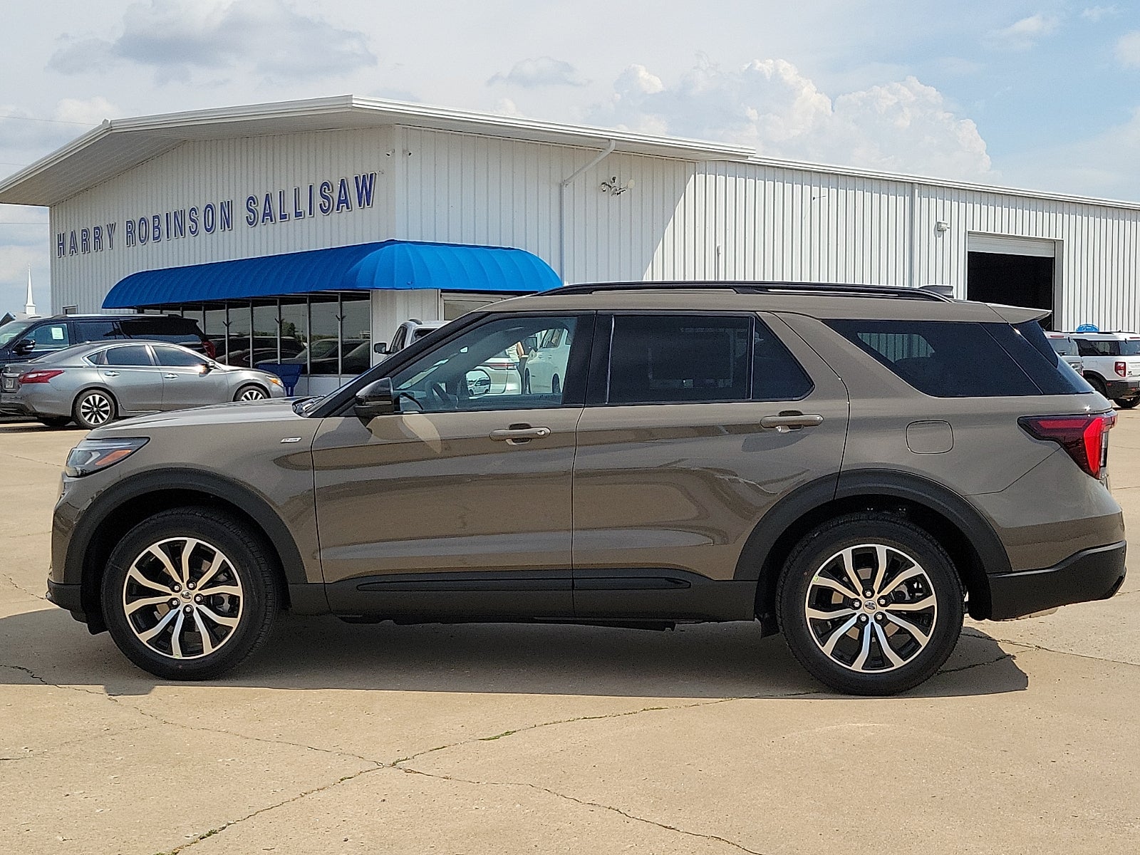 2027 Ford Explorer 4-Door 4DR 4WD ST-LINE