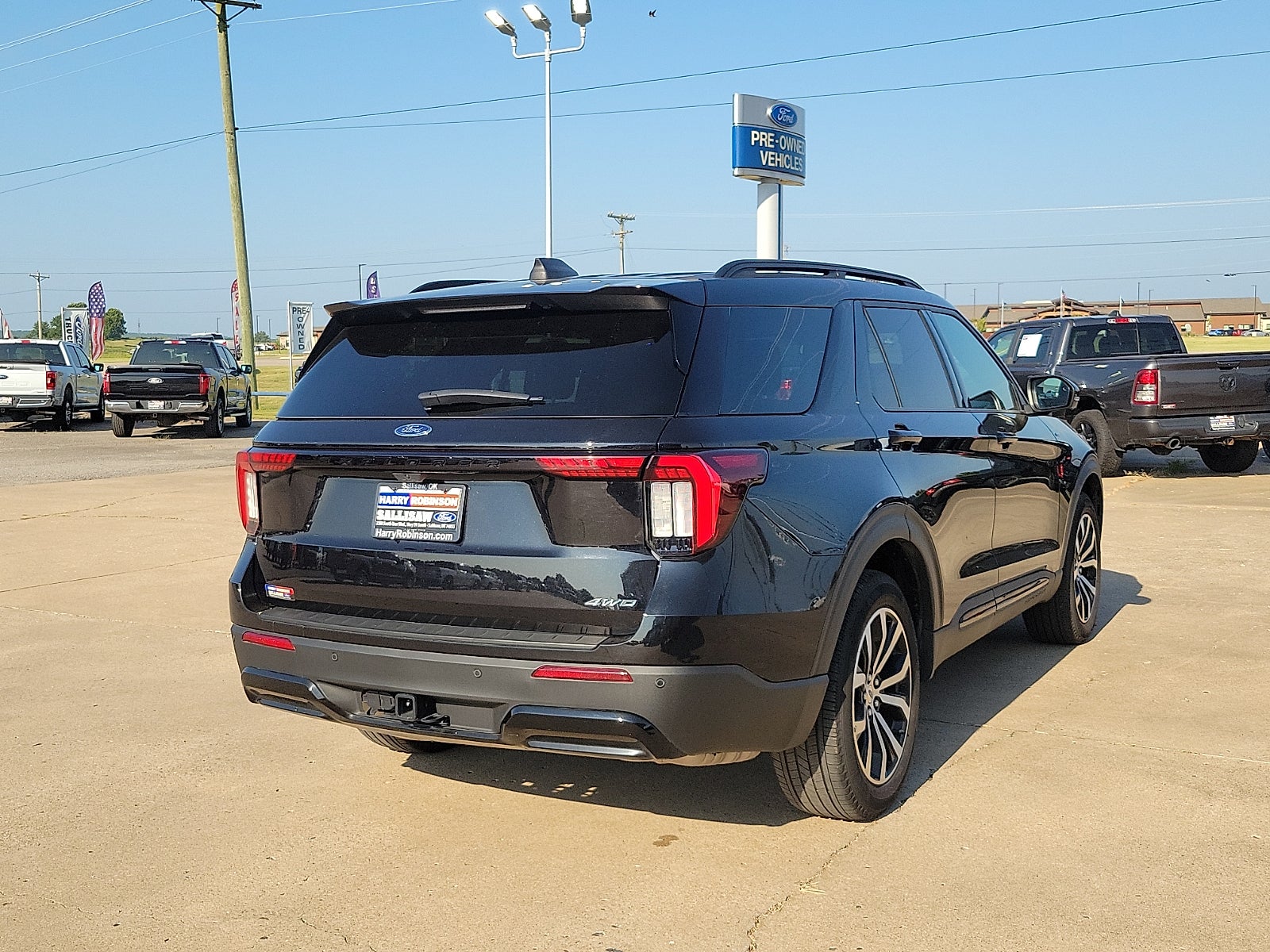 2025 Ford Explorer ST-Line