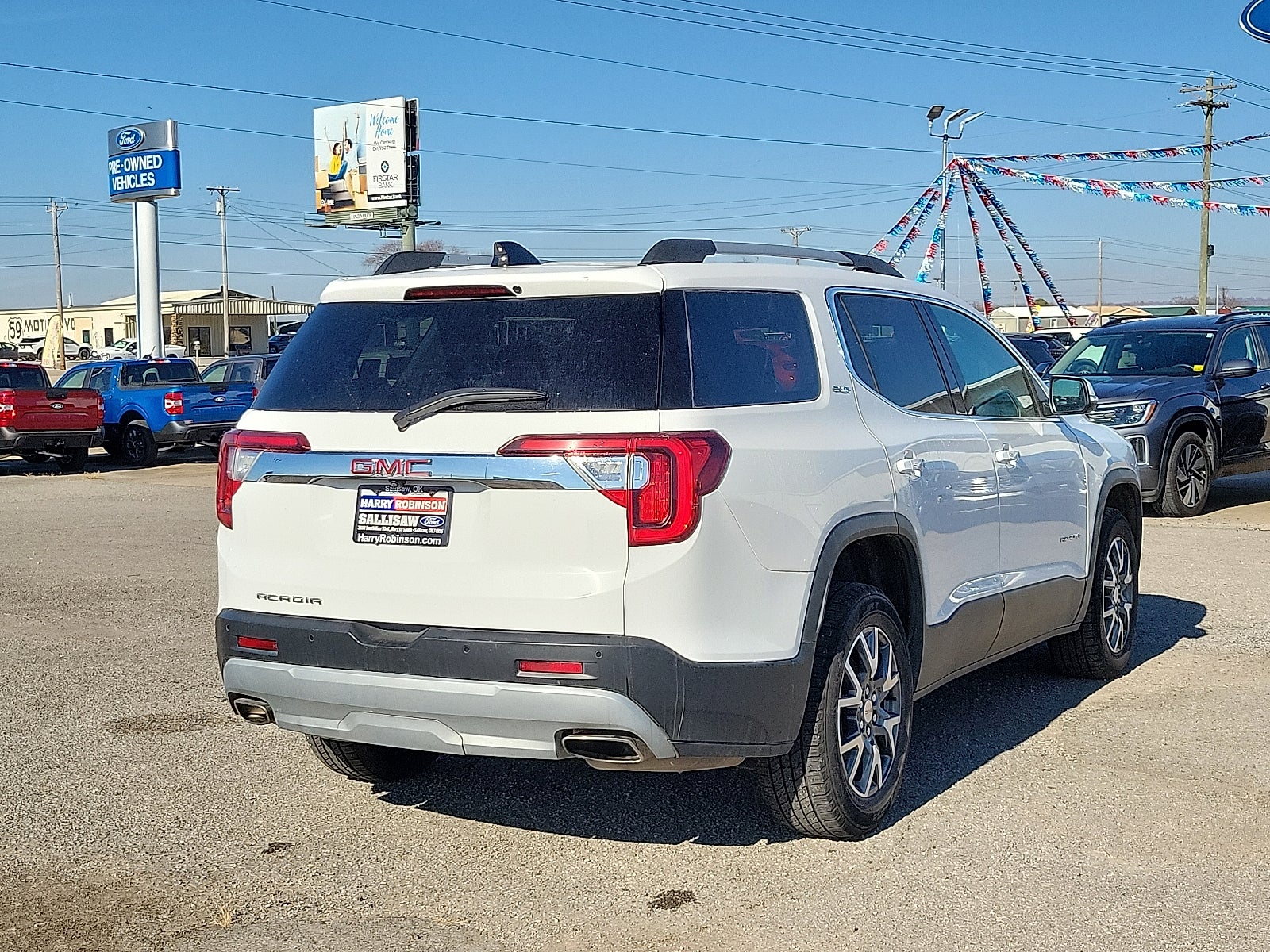 2023 GMC Acadia SLT
