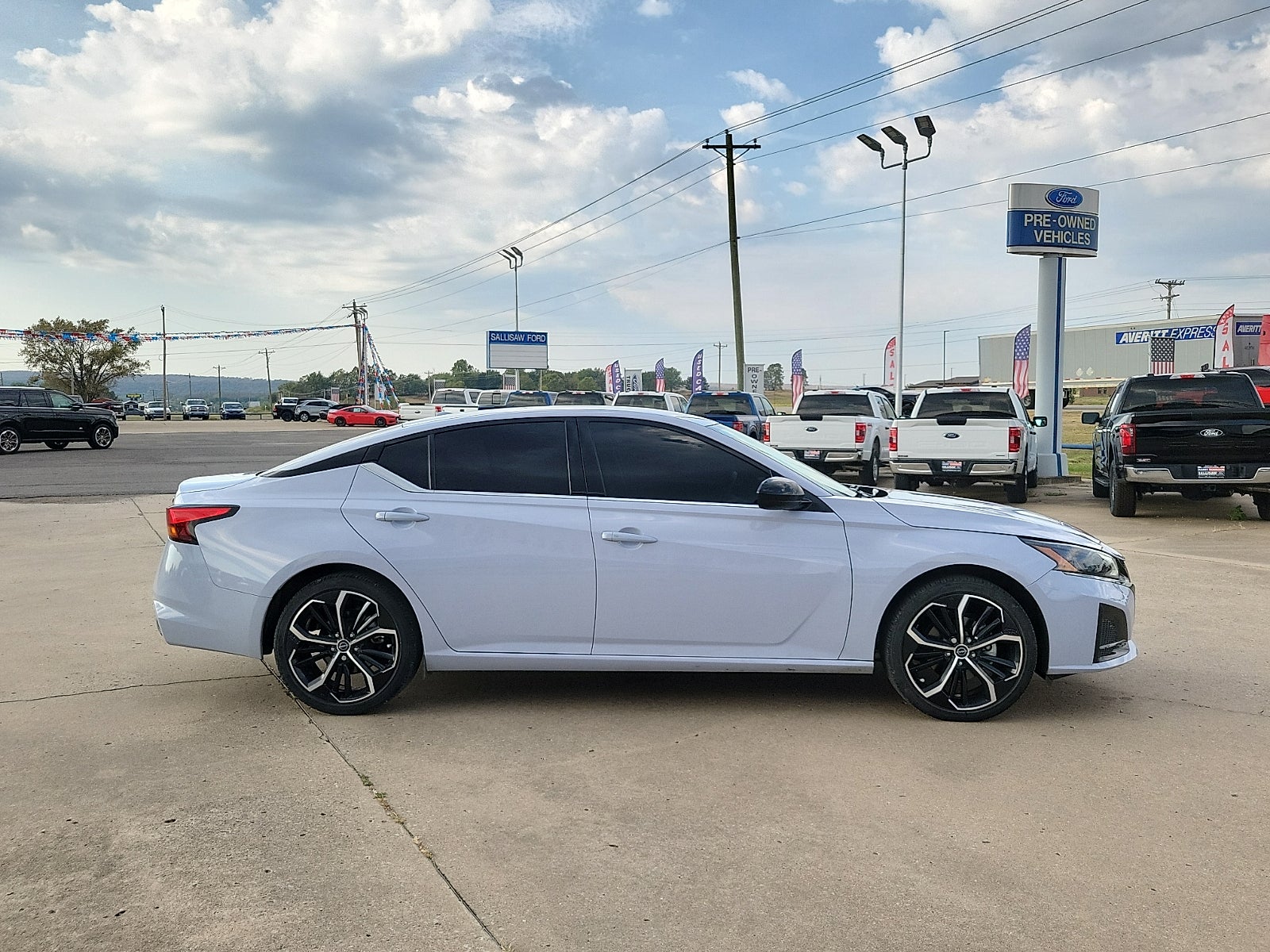 2025 Nissan Altima SR