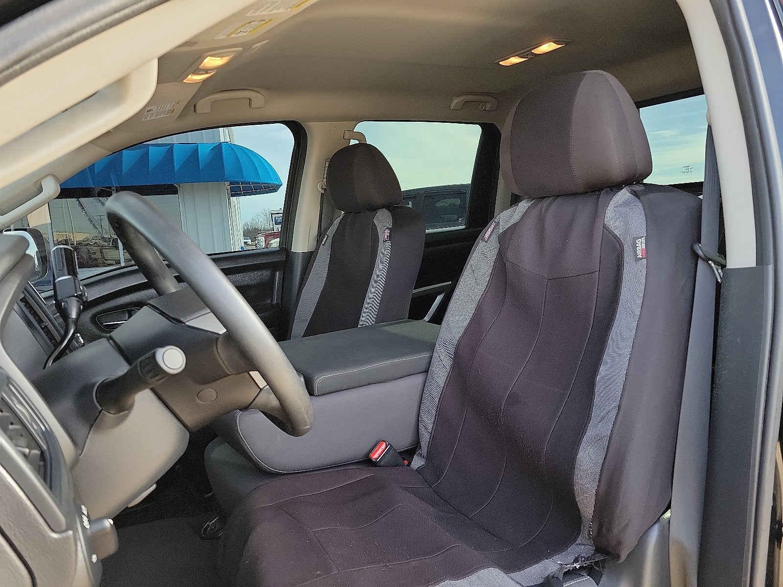 2022 Nissan Titan SV