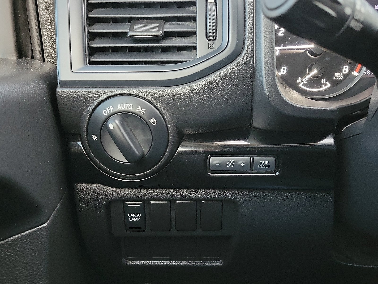 2022 Nissan Titan SV