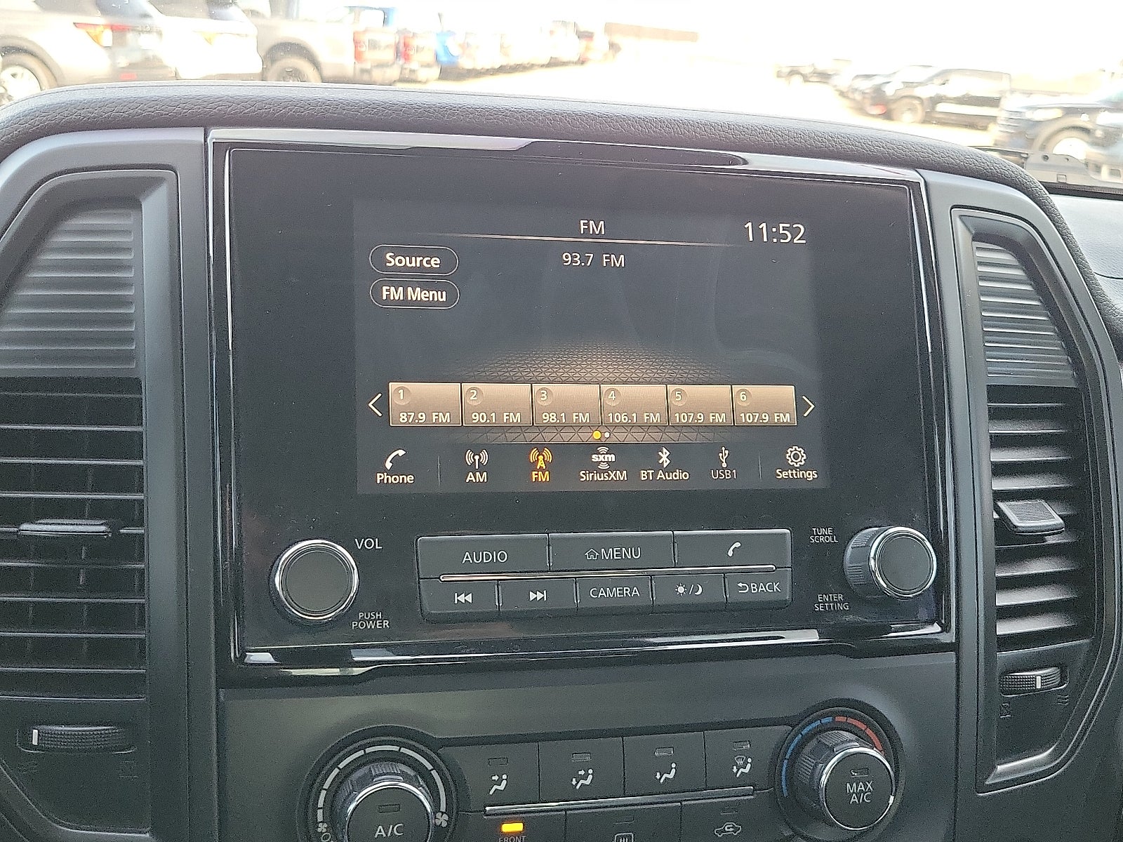 2022 Nissan Titan SV