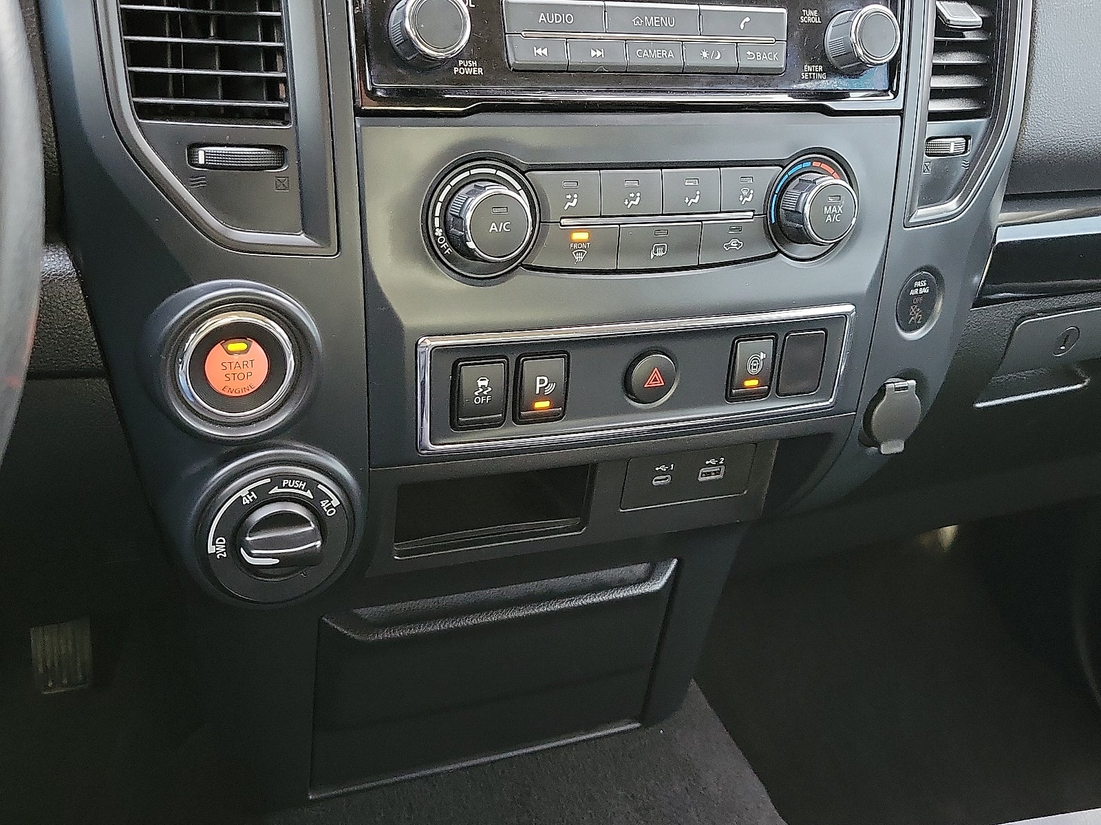 2022 Nissan Titan SV