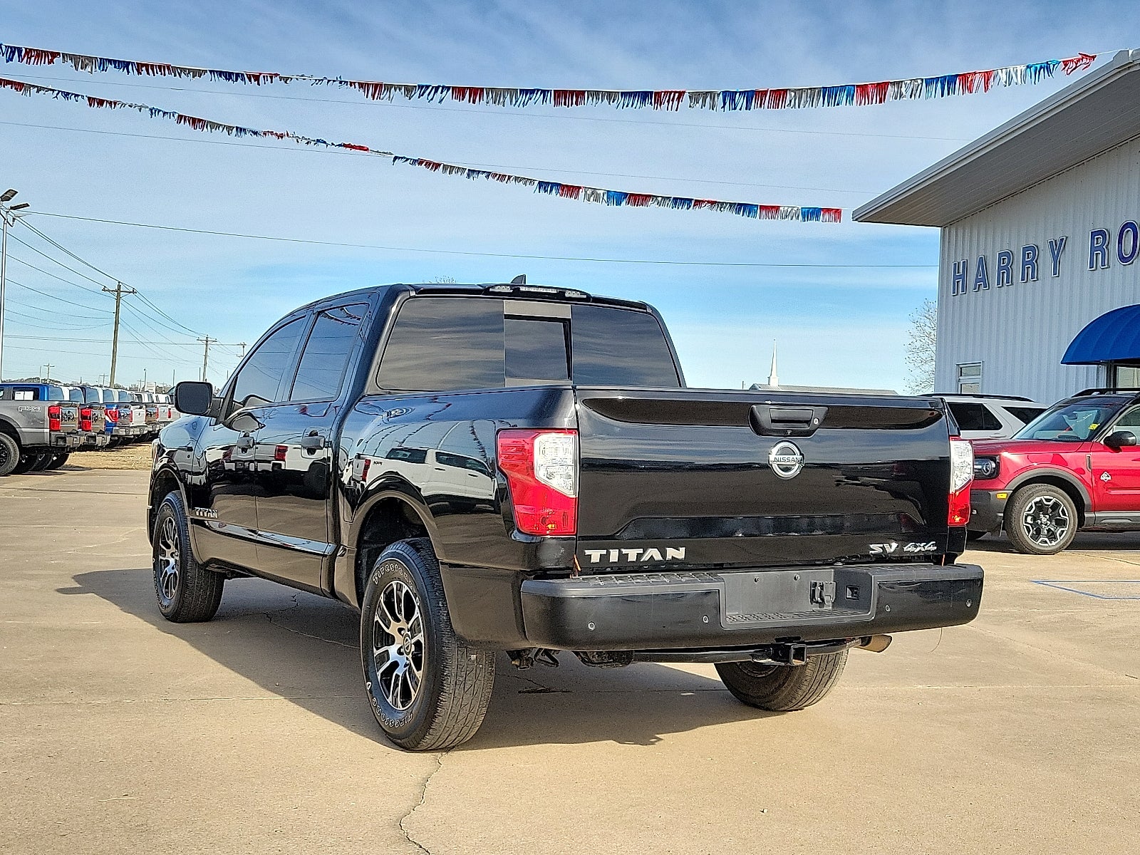 2022 Nissan Titan SV