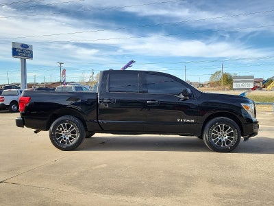 2022 Nissan Titan SV