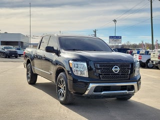 2022 Nissan Titan SV