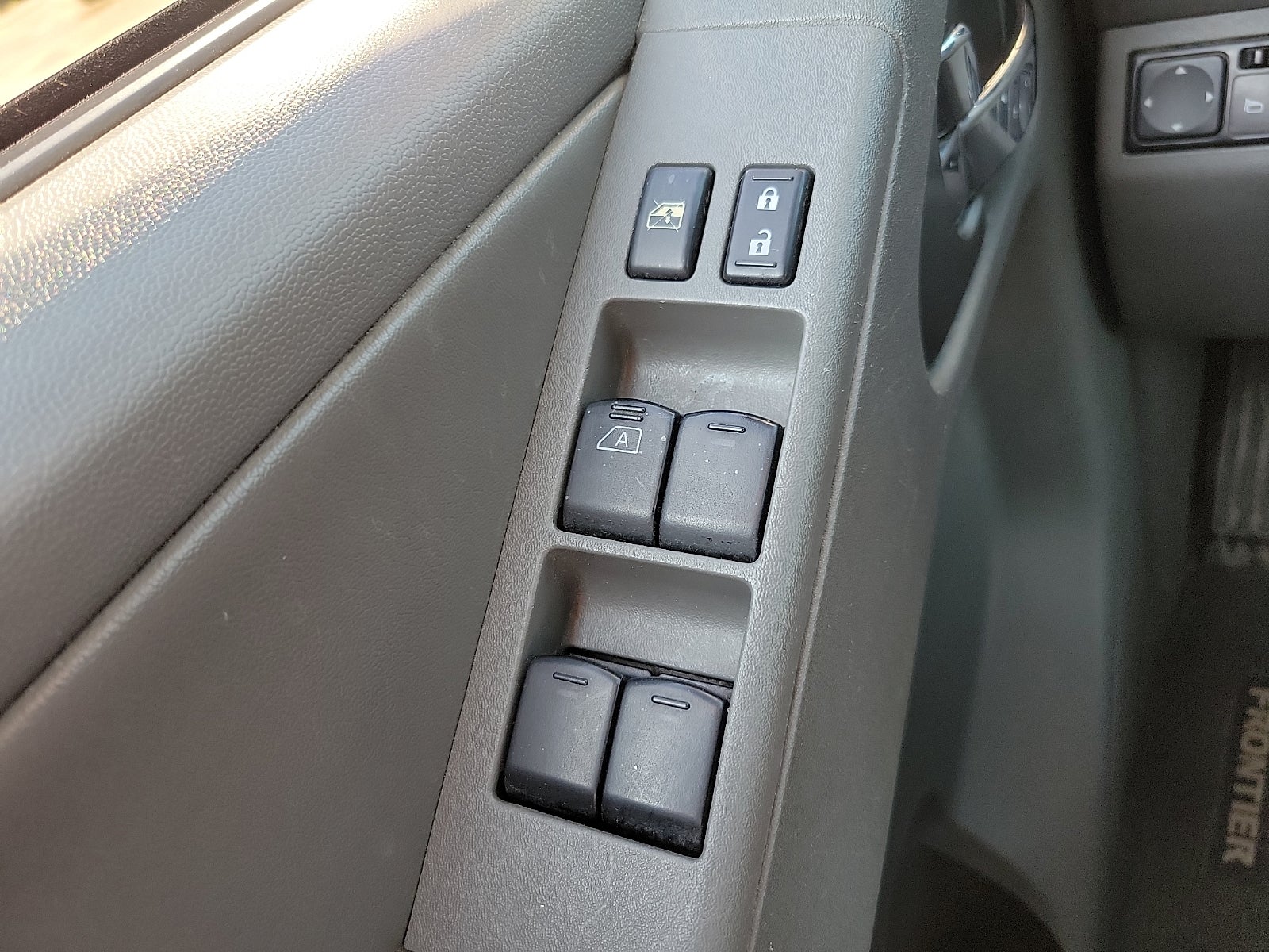 2019 Nissan Frontier SL