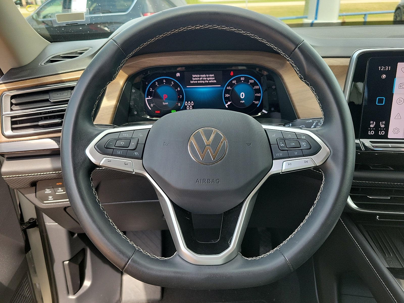 2025 Volkswagen Atlas 2.0T SE w/Technology