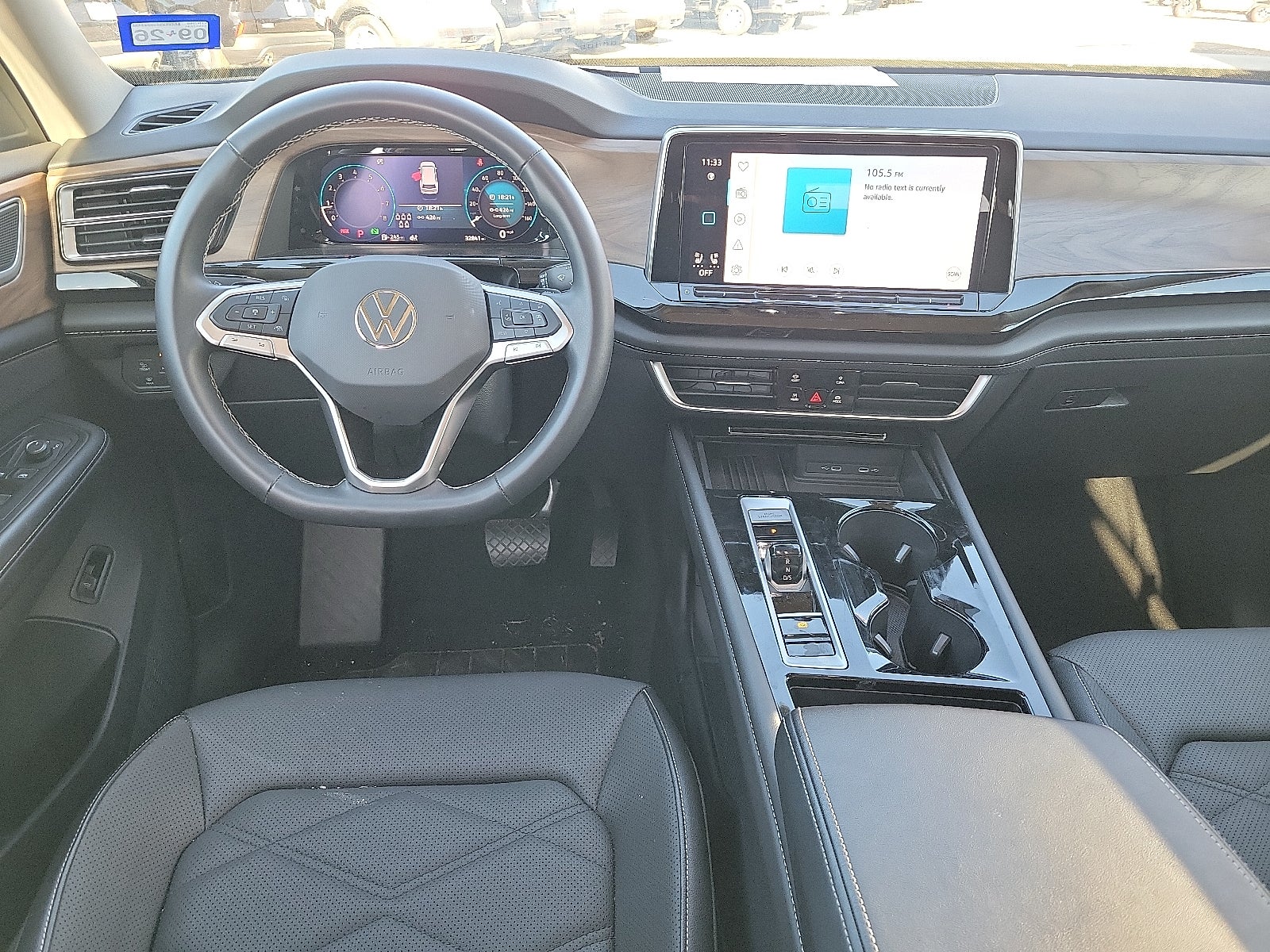 2025 Volkswagen Atlas 2.0T SE w/Technology