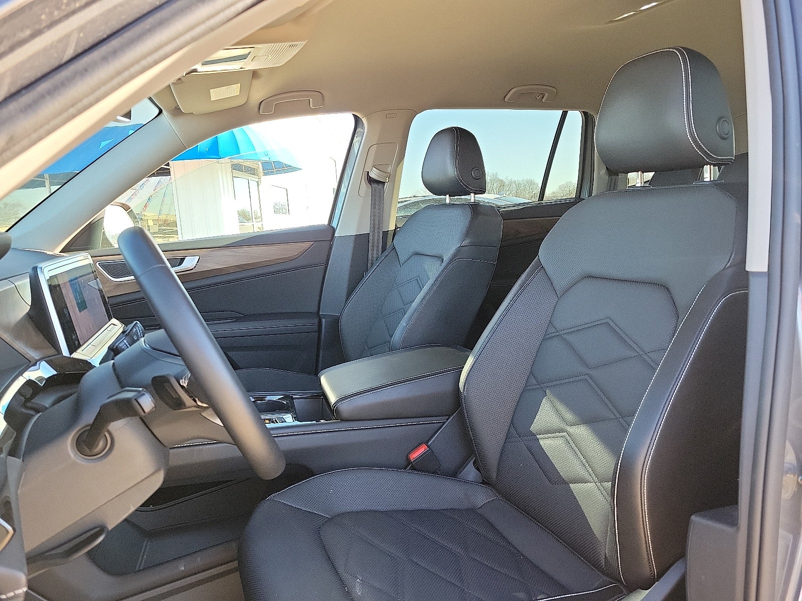 2025 Volkswagen Atlas 2.0T SE w/Technology