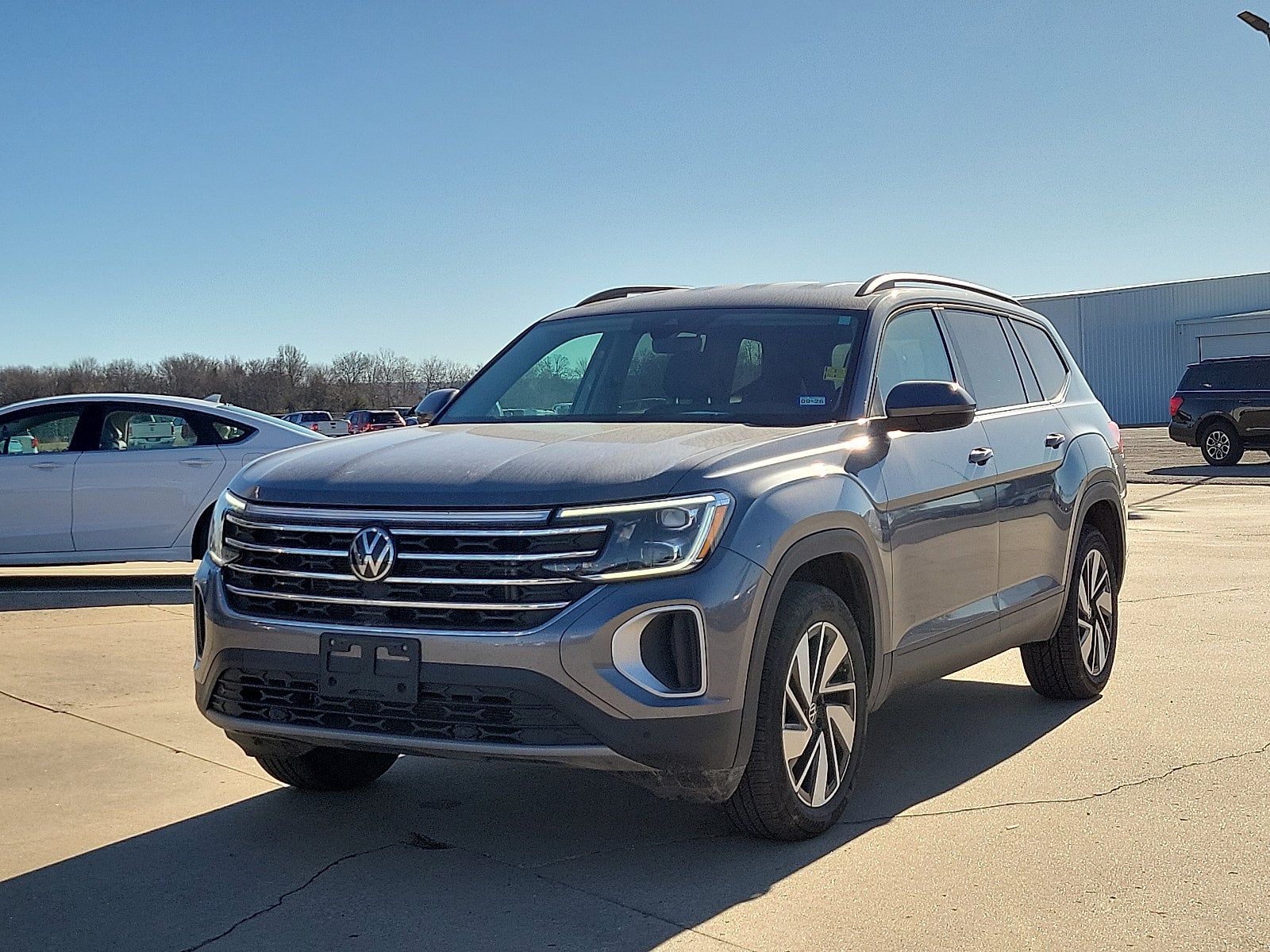 2025 Volkswagen Atlas 2.0T SE w/Technology