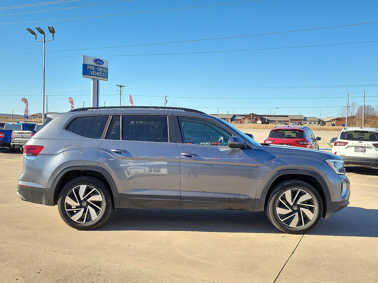 2025 Volkswagen Atlas 2.0T SE w/Technology