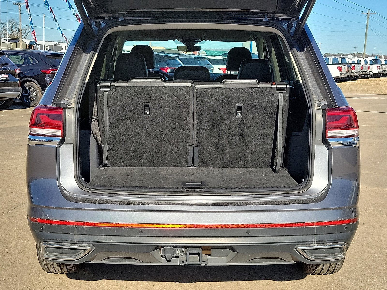 2025 Volkswagen Atlas 2.0T SE w/Technology