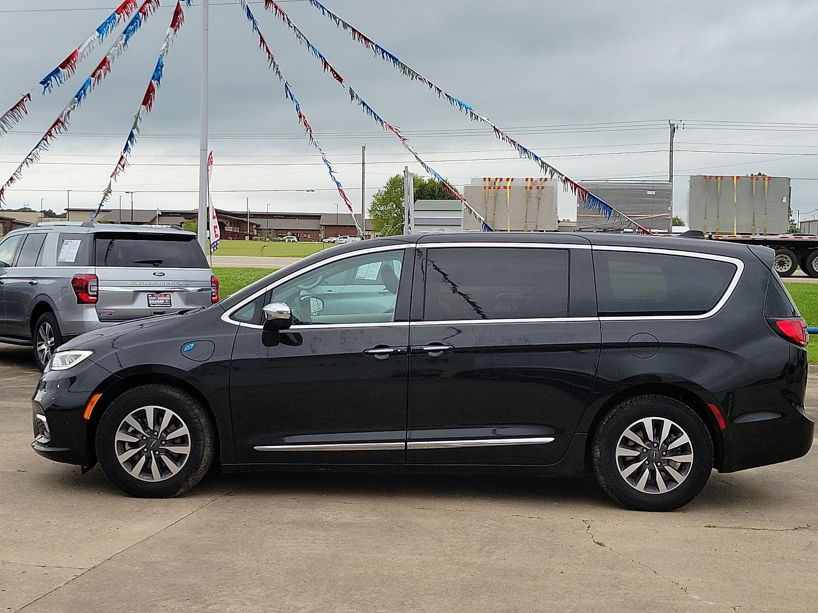 2023 Chrysler Pacifica Hybrid Hybrid Limited