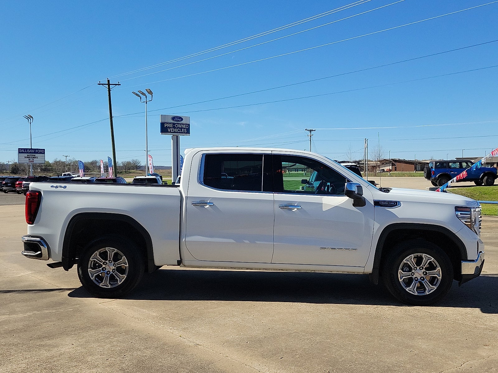 2025 GMC Sierra 1500 SLT