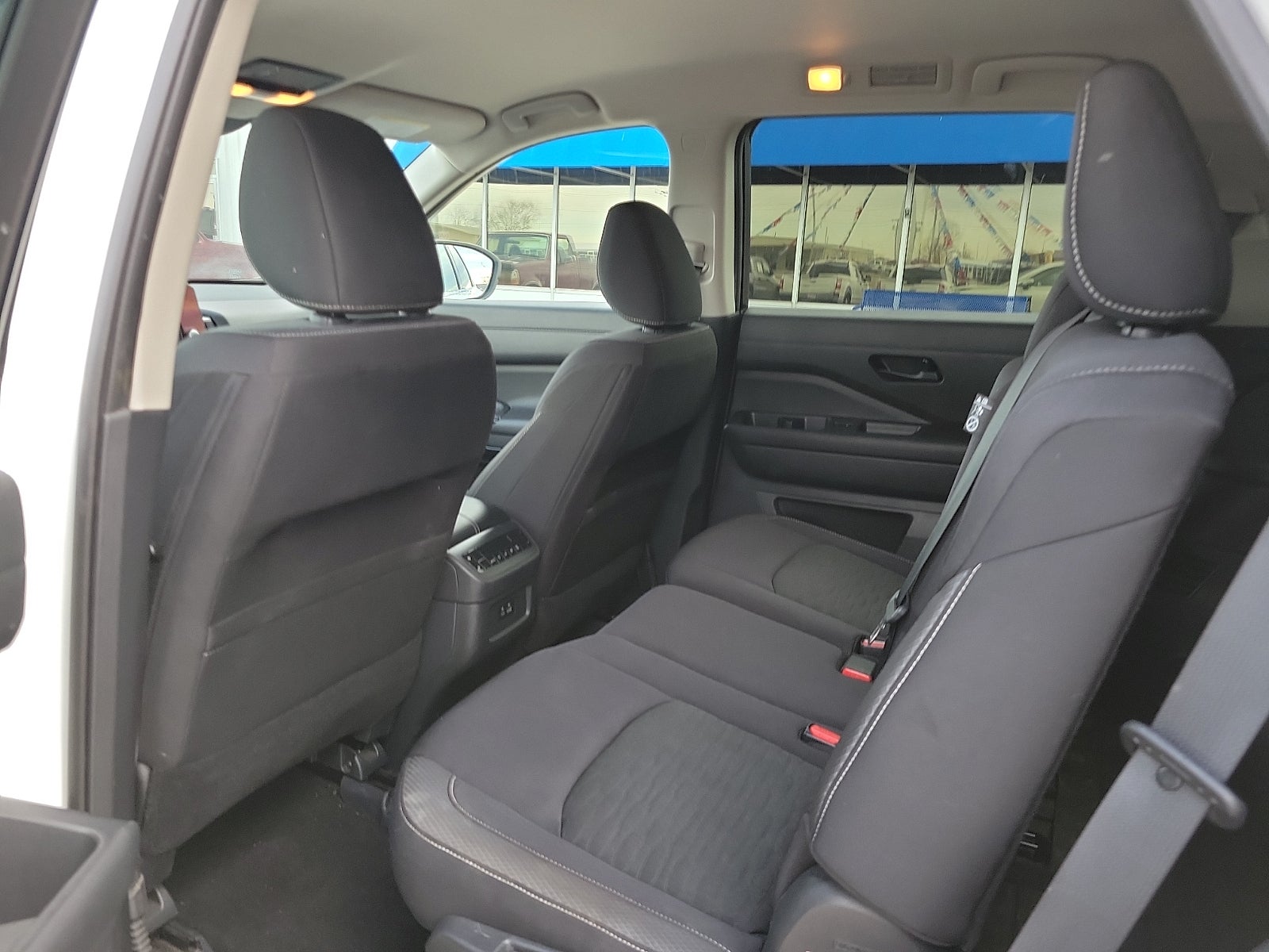 2023 Nissan Pathfinder SV