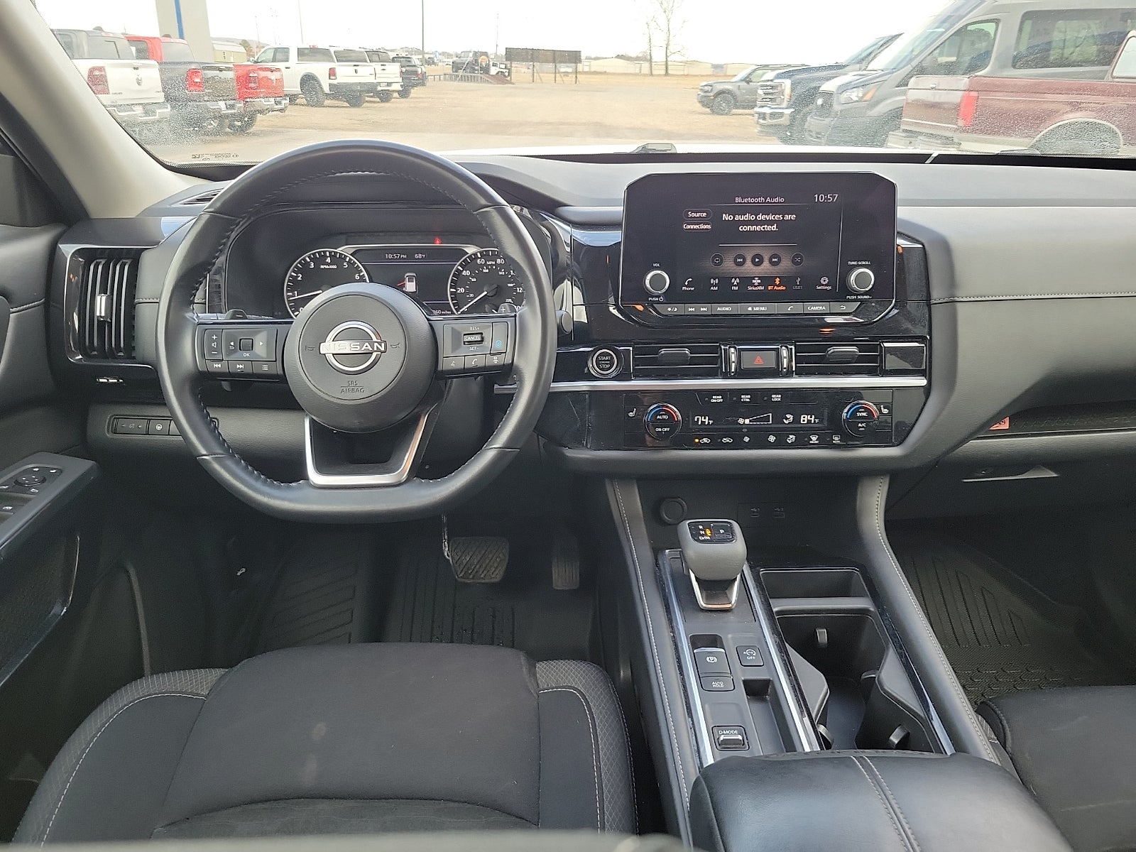 2023 Nissan Pathfinder SV