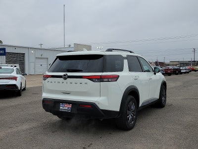 2025 Nissan Pathfinder SV