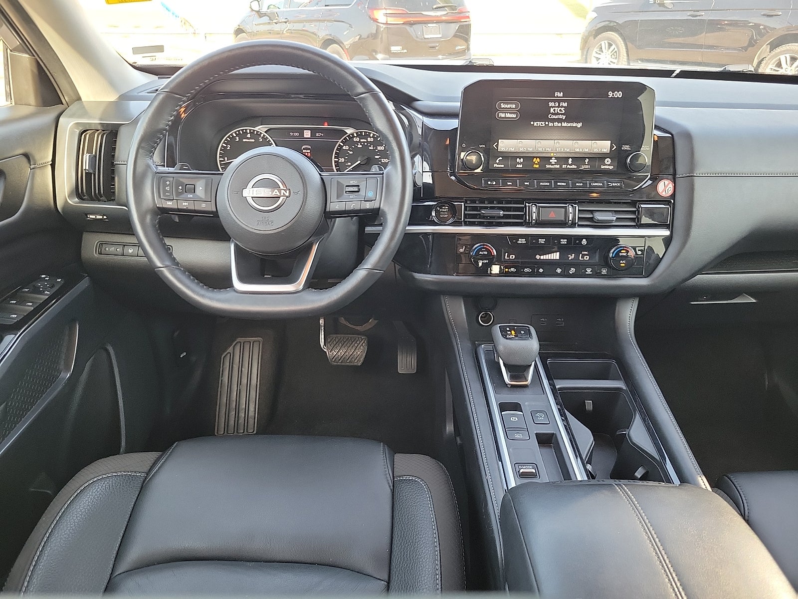 2025 Nissan Pathfinder SL