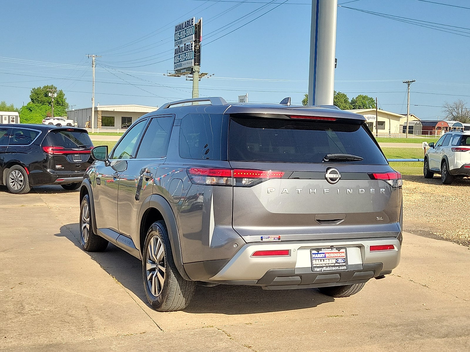 2025 Nissan Pathfinder SL