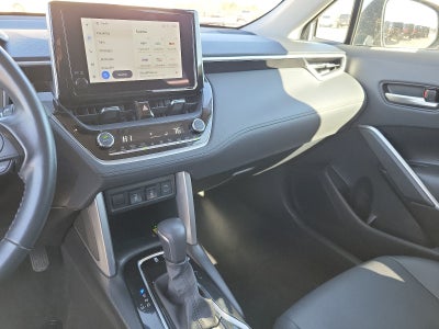 2023 Toyota Corolla Cross XLE