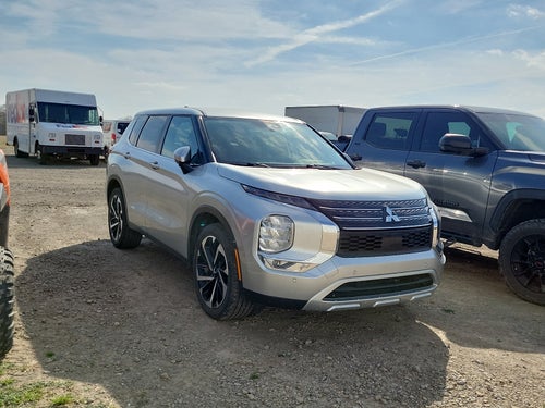 2024 Mitsubishi Outlander Base