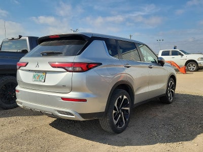 2024 Mitsubishi Outlander Base