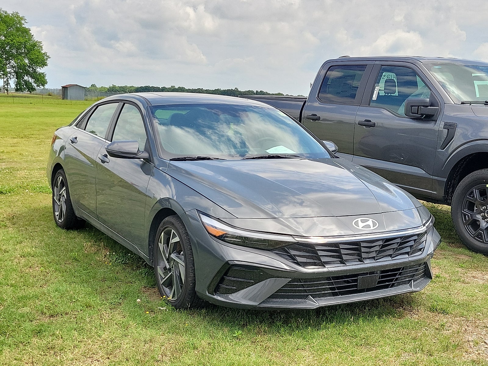 2025 Hyundai Elantra 1.6 HEV Limited DCT's photo