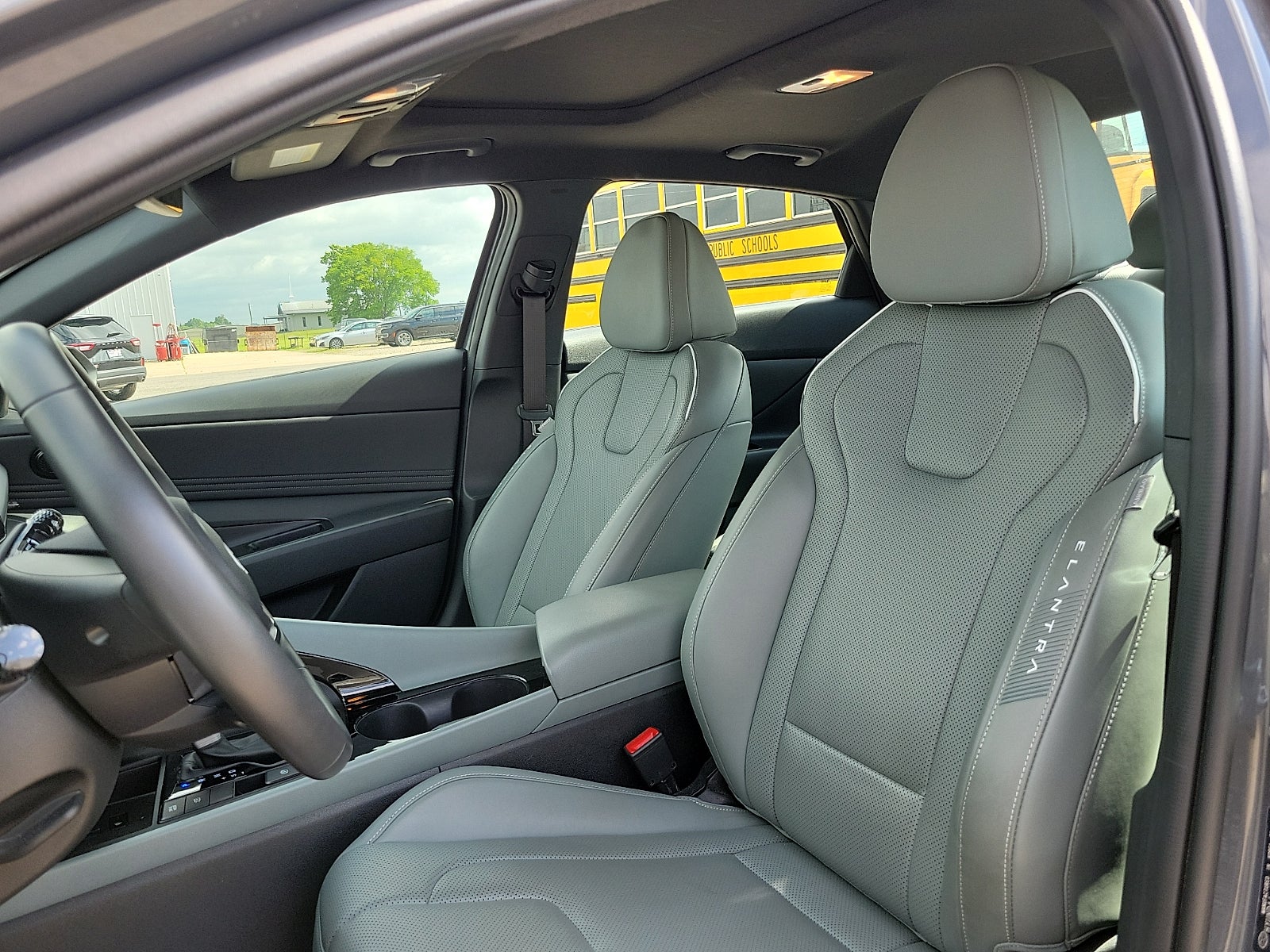 2025 Hyundai Elantra HEV Limited