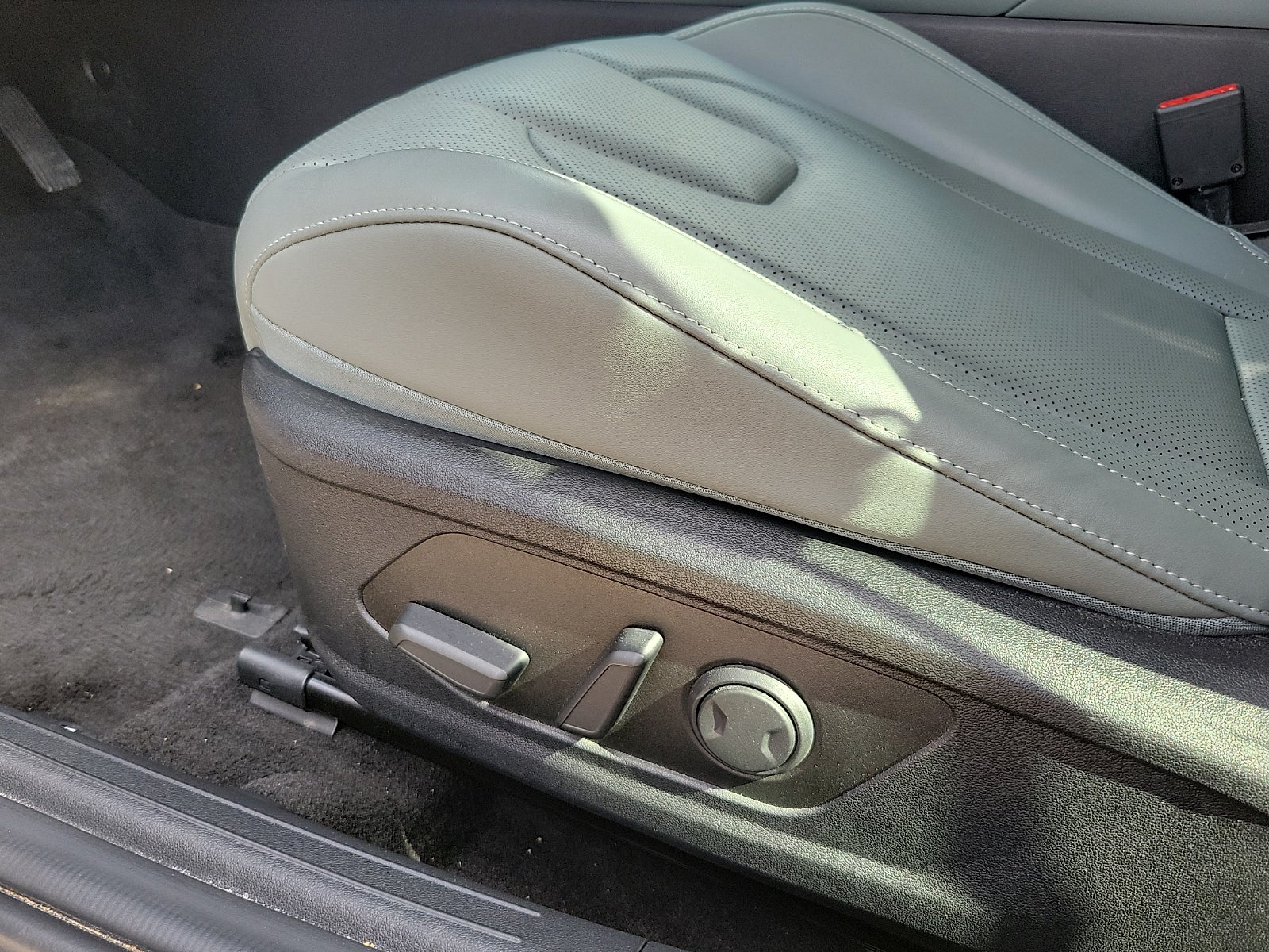 2025 Hyundai Elantra HEV Limited