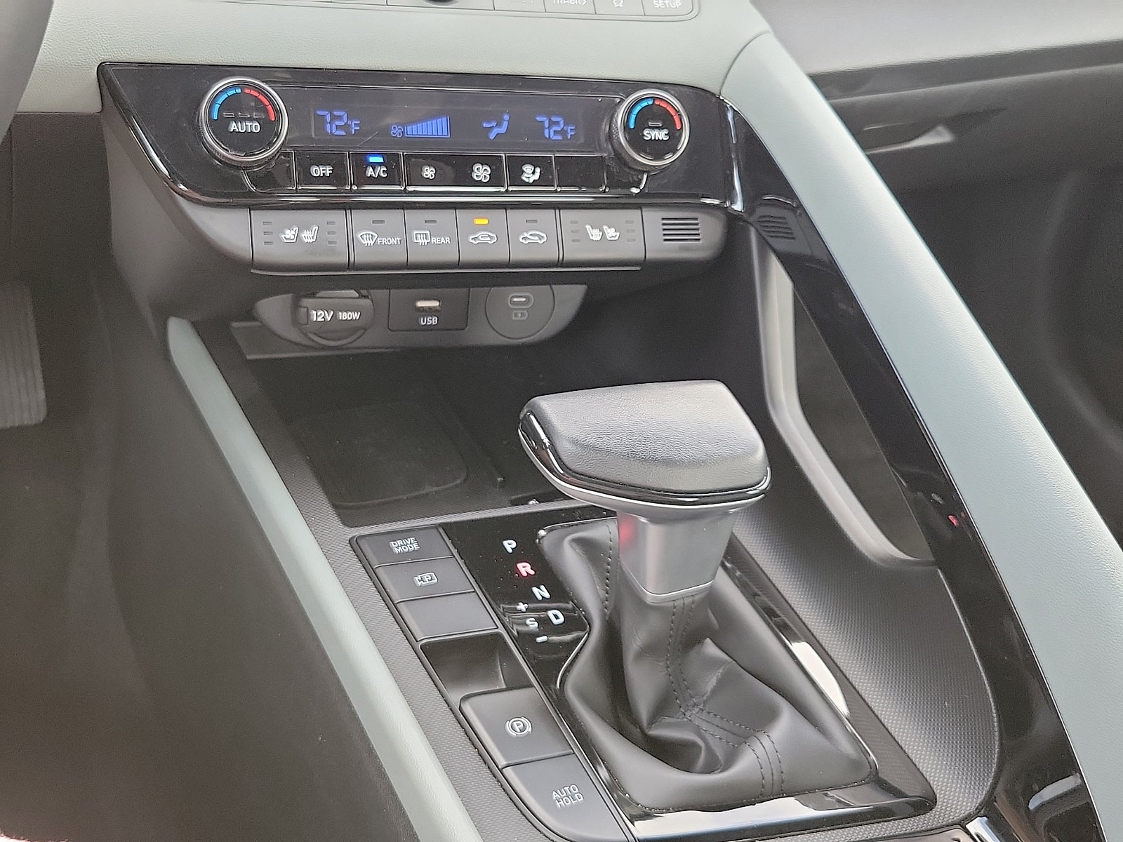 2025 Hyundai Elantra HEV Limited